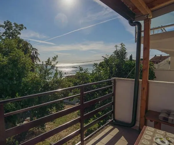 Nives 아파트 우마그