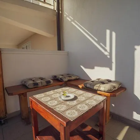 Apartment Nives *